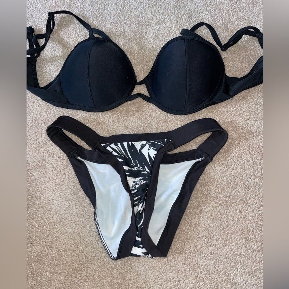 Pacsun bathing suit set size XS bottoms XS top